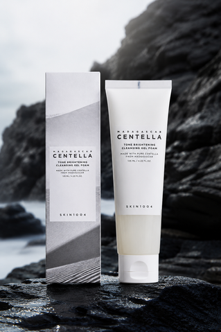 Очищаючий гель-пінка для обличчя Skin 1004 Madagascar Centella Tone Brightening Cleansing Gel Foam 3219 фото